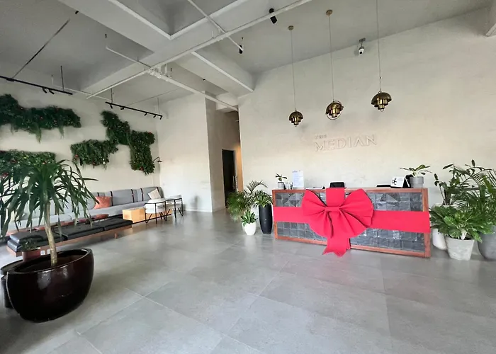 The Median 1209 公寓式飯店 *